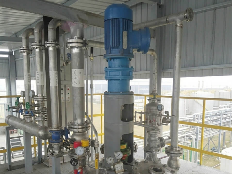 Chemical mixing tank top entry agitator